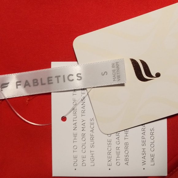 Fablethics sleeveless blouse - Picture 2 of 4